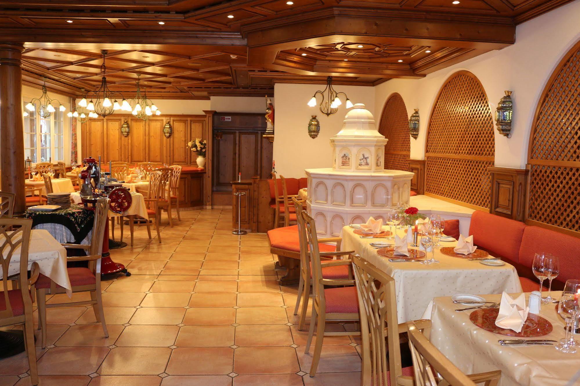 Hotel Spanischer Hof Groeditz Экстерьер фото